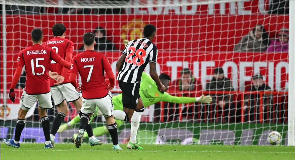 Read more about the article Man Utd 0-3 Newcastle: Player ratings as Magpies cruise into Carabao Cup quarter-finals