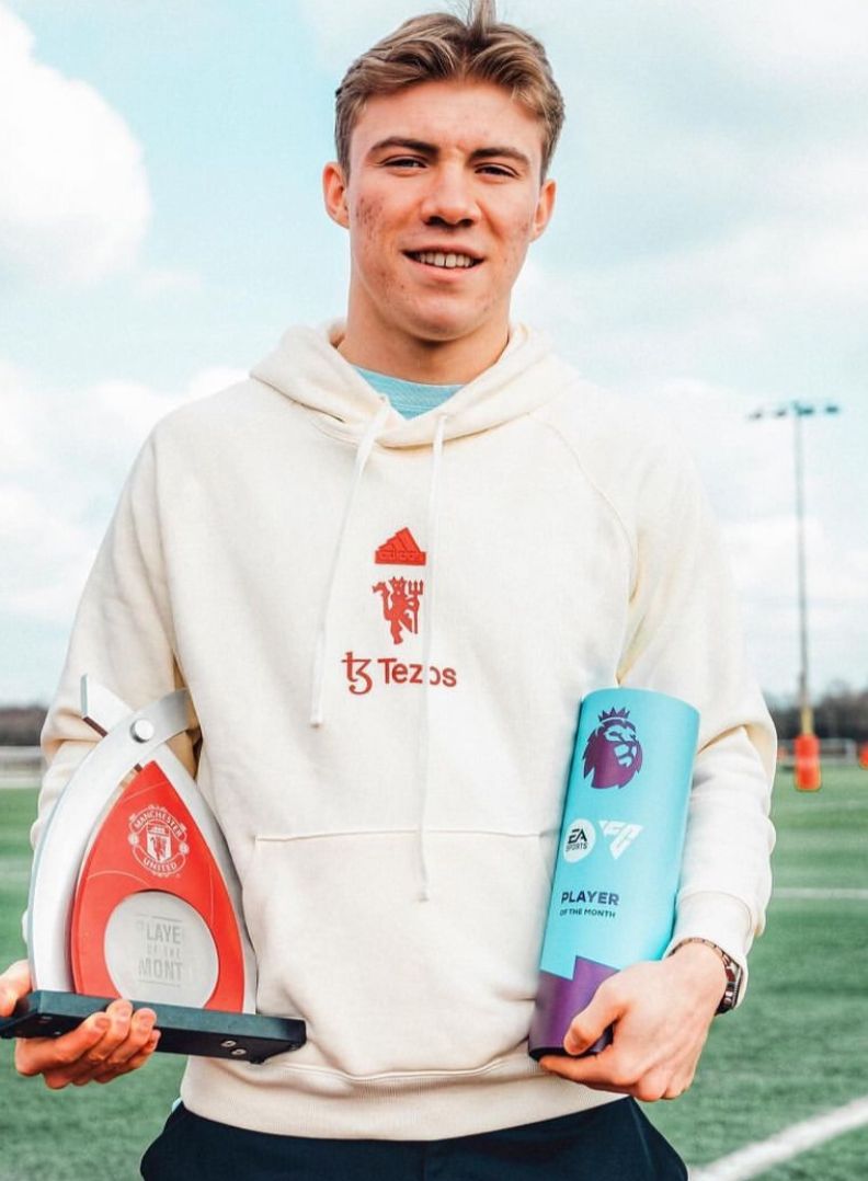 Read more about the article HOJLUND AND ARTETA WINS AWARD