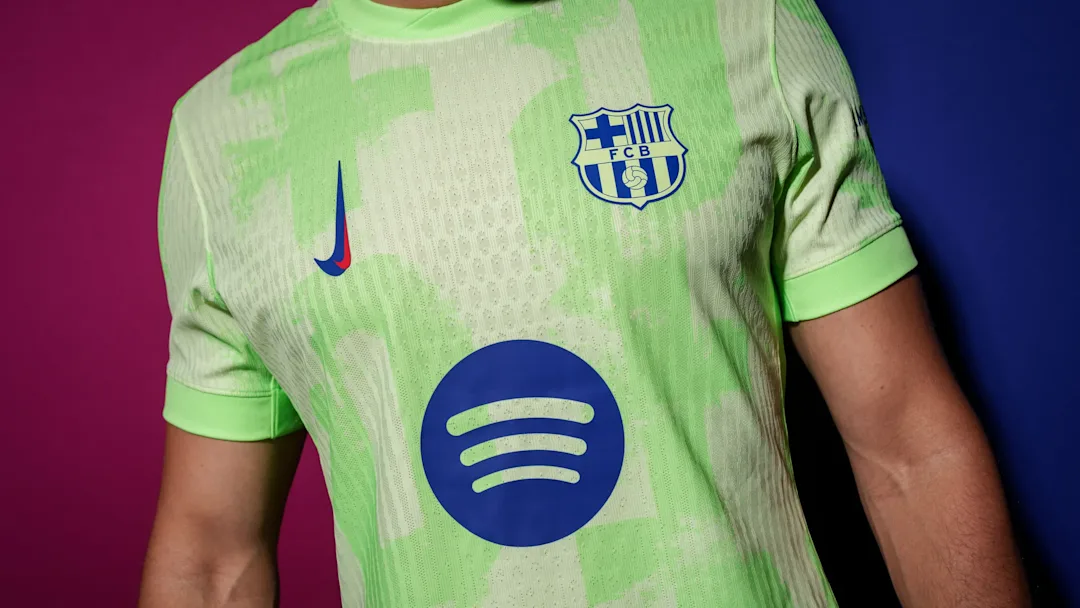 Read more about the article Barcelona unveil green third kit for 2024/25 season
