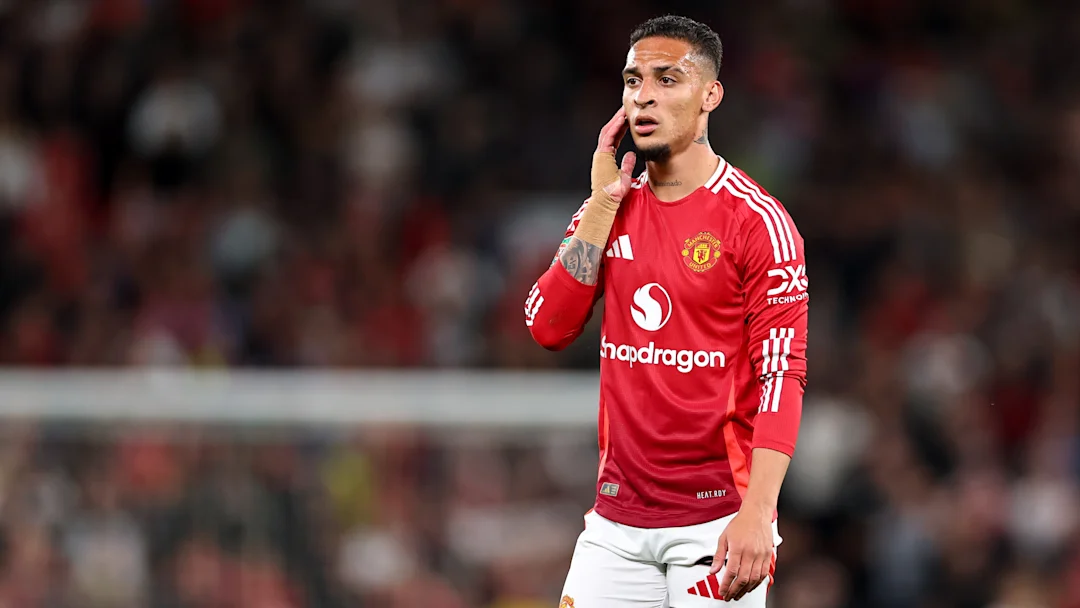 Read more about the article Why Antony took Man Utd’s penalty against Barnsley