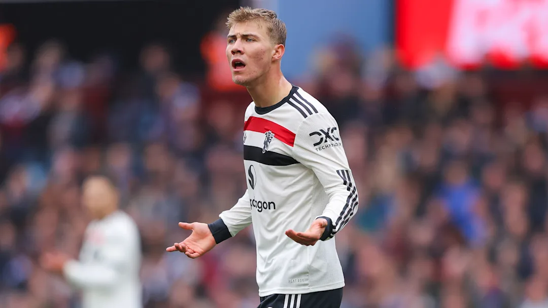 Read more about the article Man Utd sweating over striker injury after international training absence