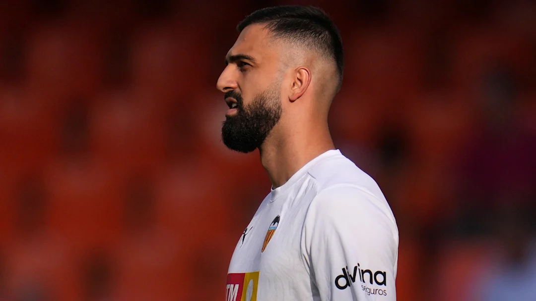 Read more about the article Giorgi Mamardashvili fires warning to Alisson over Liverpool future