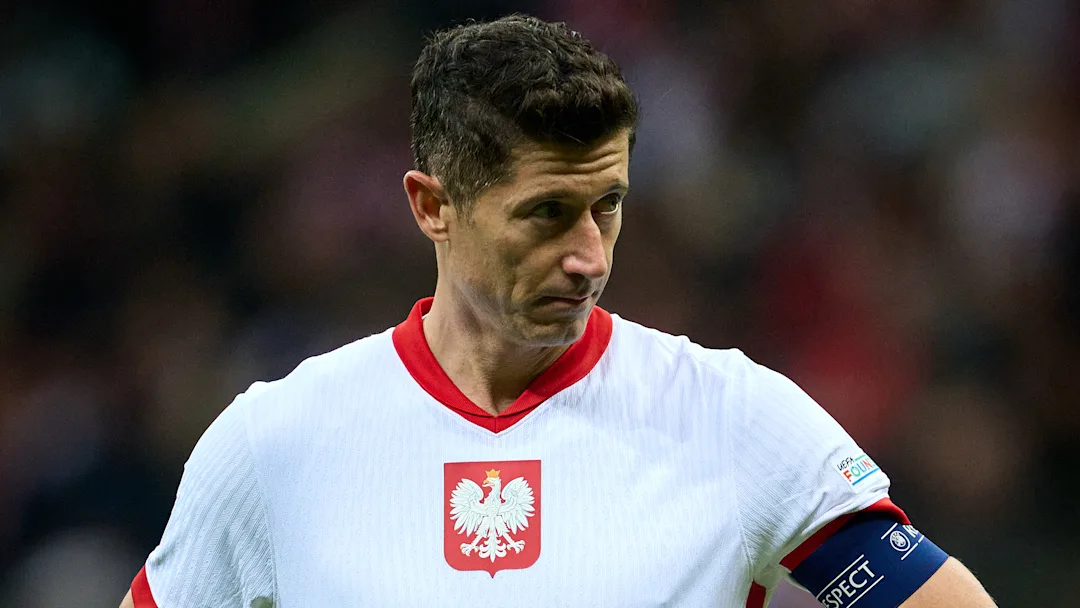 Read more about the article Barcelona sweating on Robert Lewandowski injury ahead of Bayern Munich & Real Madrid games