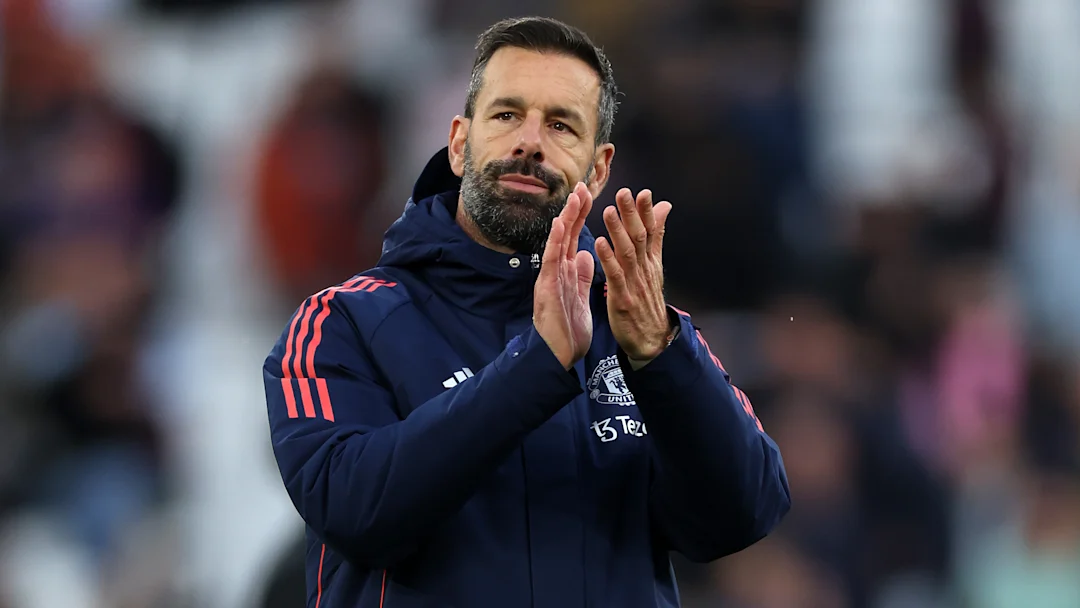 Read more about the article Report: Man Utd squad’s stance on Ruud van Nistelrooy’s future revealed