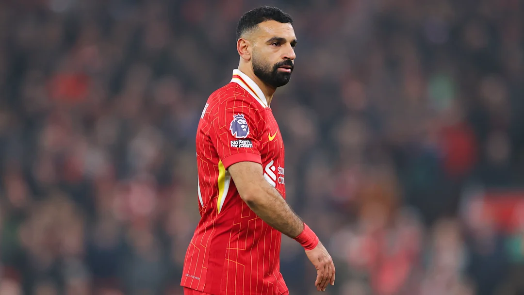Read more about the article Mohamed Salah ‘disappointed’ as he drops Liverpool contract bombshell