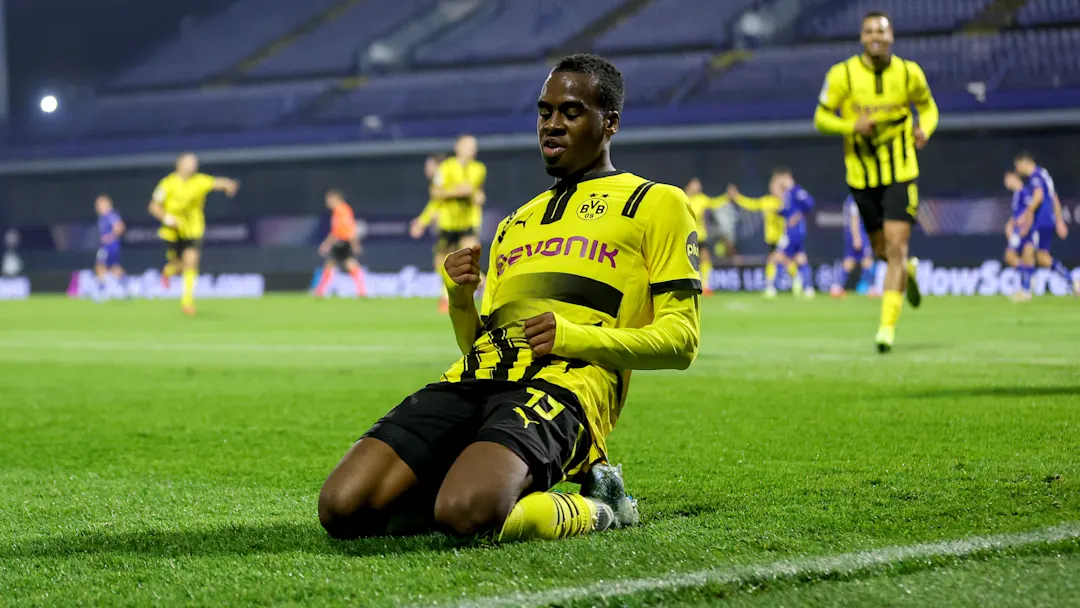 Read more about the article Report: 4 Premier League giants hold talks over Dortmund winger Jamie Gittens